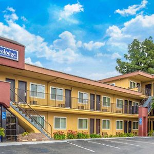 Travelodge By Wyndham Burbank-Glendale
